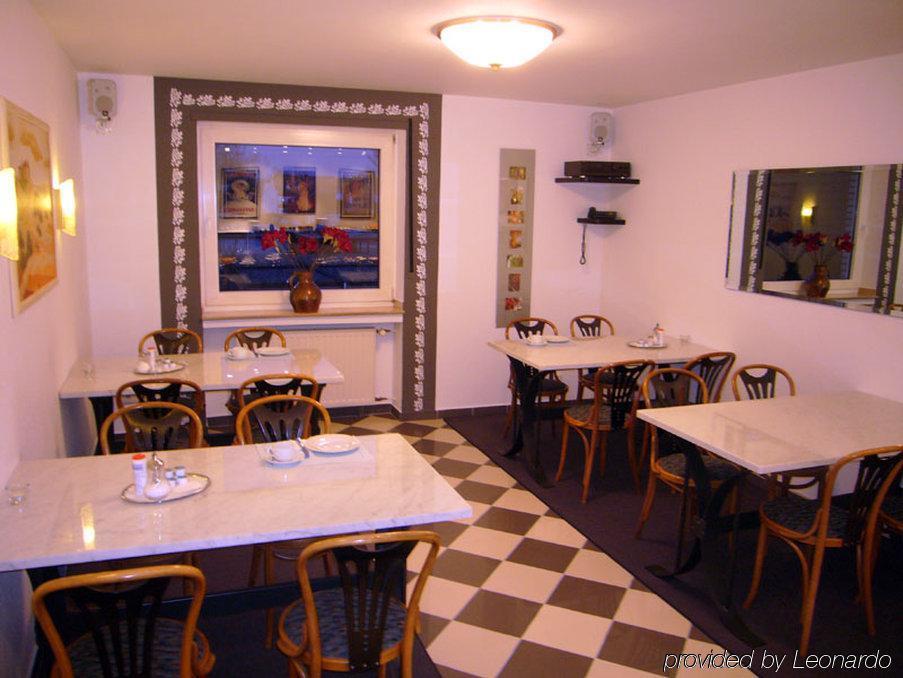 Hotel Alt Buettgen Карст Екстер'єр фото