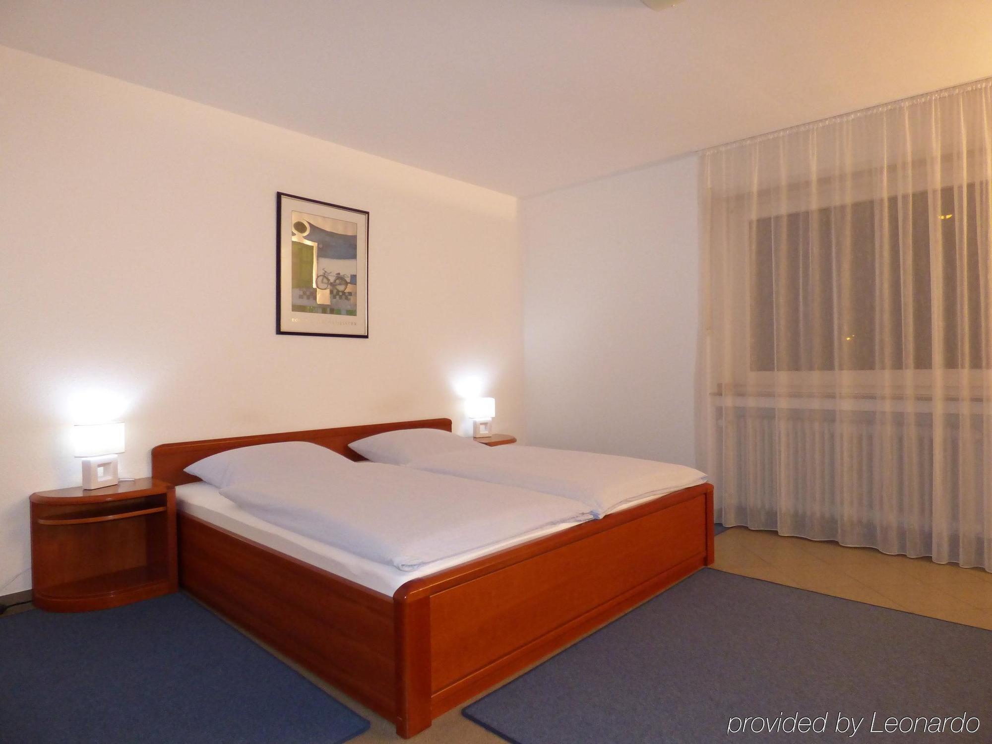 Hotel Alt Buettgen Карст Екстер'єр фото