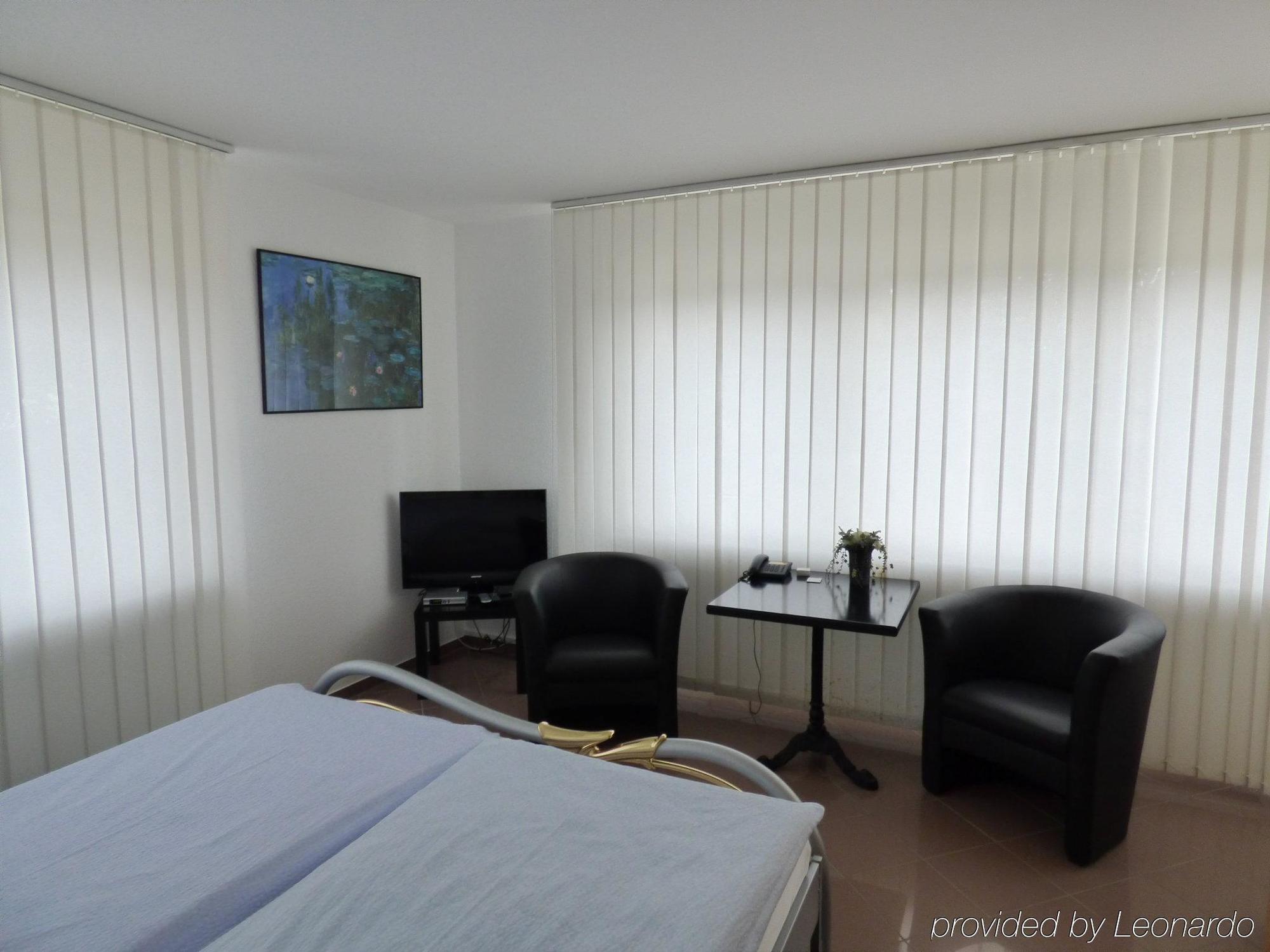 Hotel Alt Buettgen Карст Екстер'єр фото
