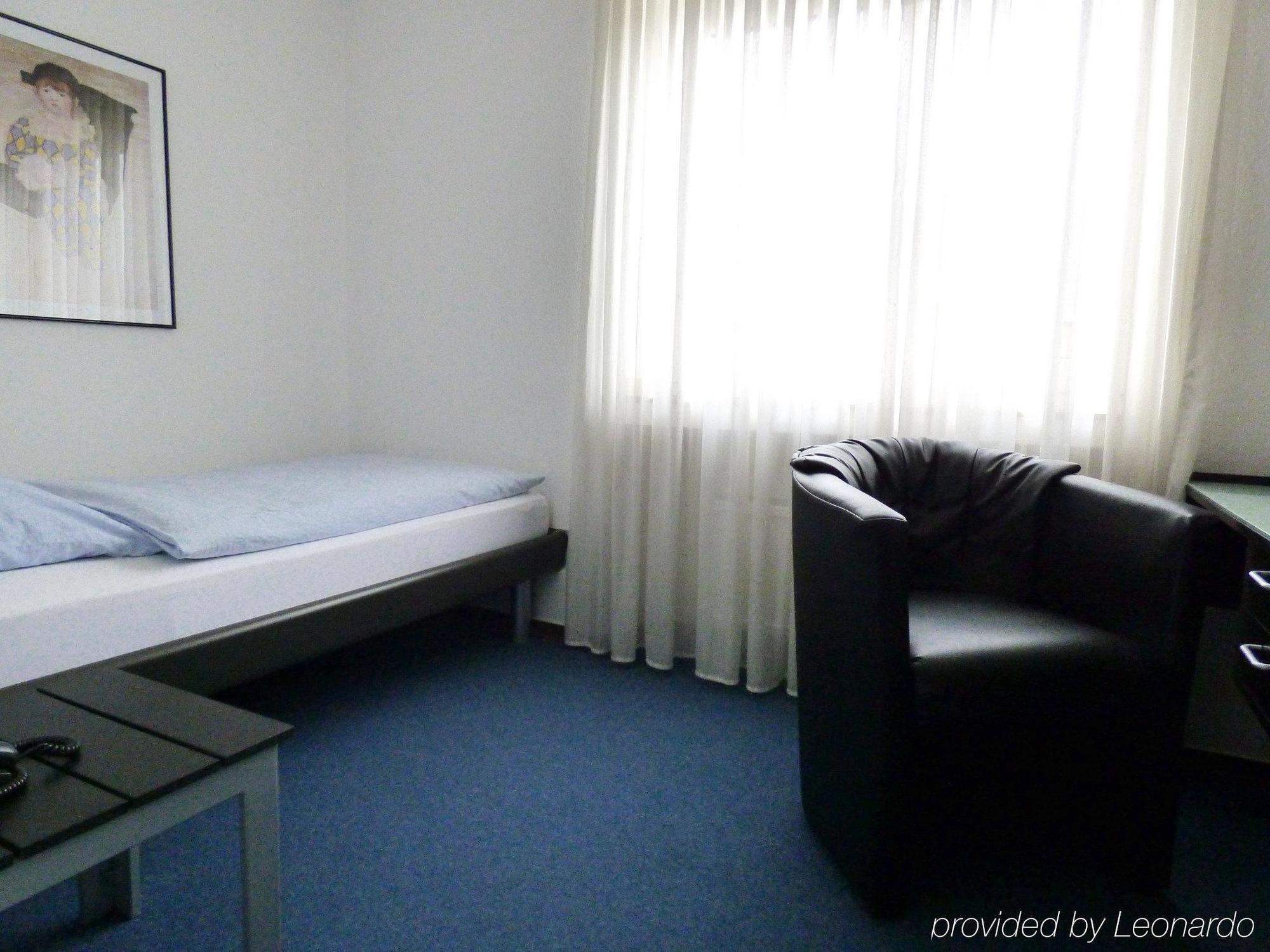 Hotel Alt Buettgen Карст Екстер'єр фото