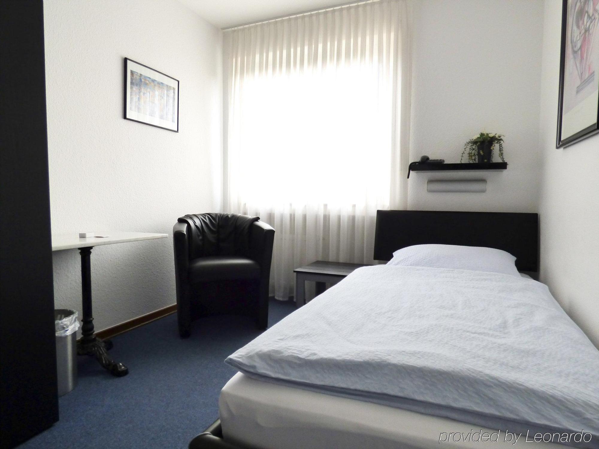 Hotel Alt Buettgen Карст Екстер'єр фото