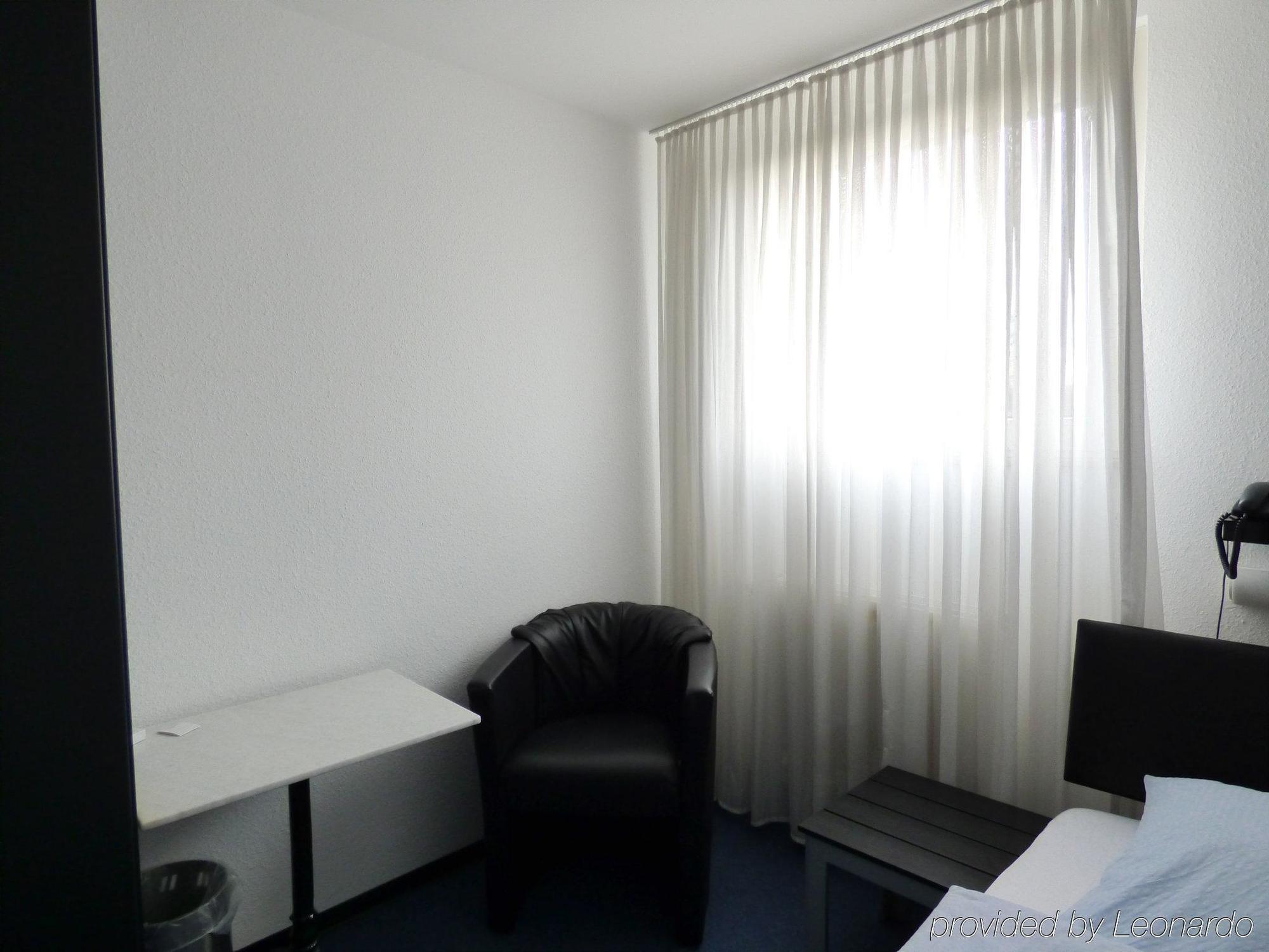Hotel Alt Buettgen Карст Екстер'єр фото