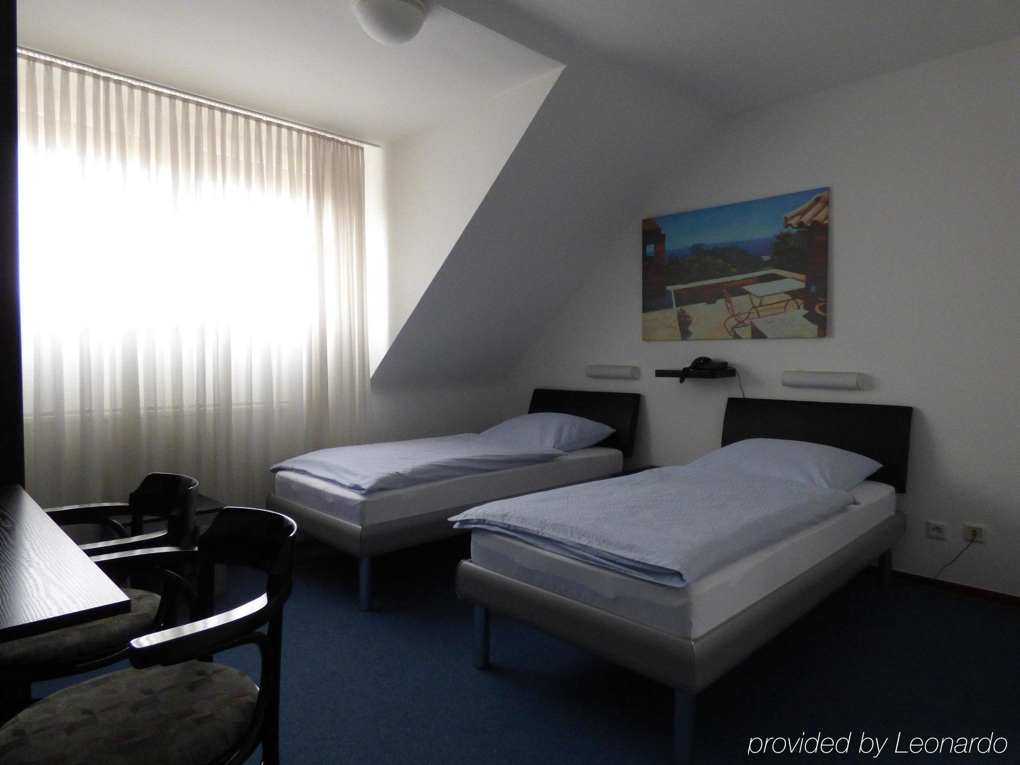 Hotel Alt Buettgen Карст Екстер'єр фото