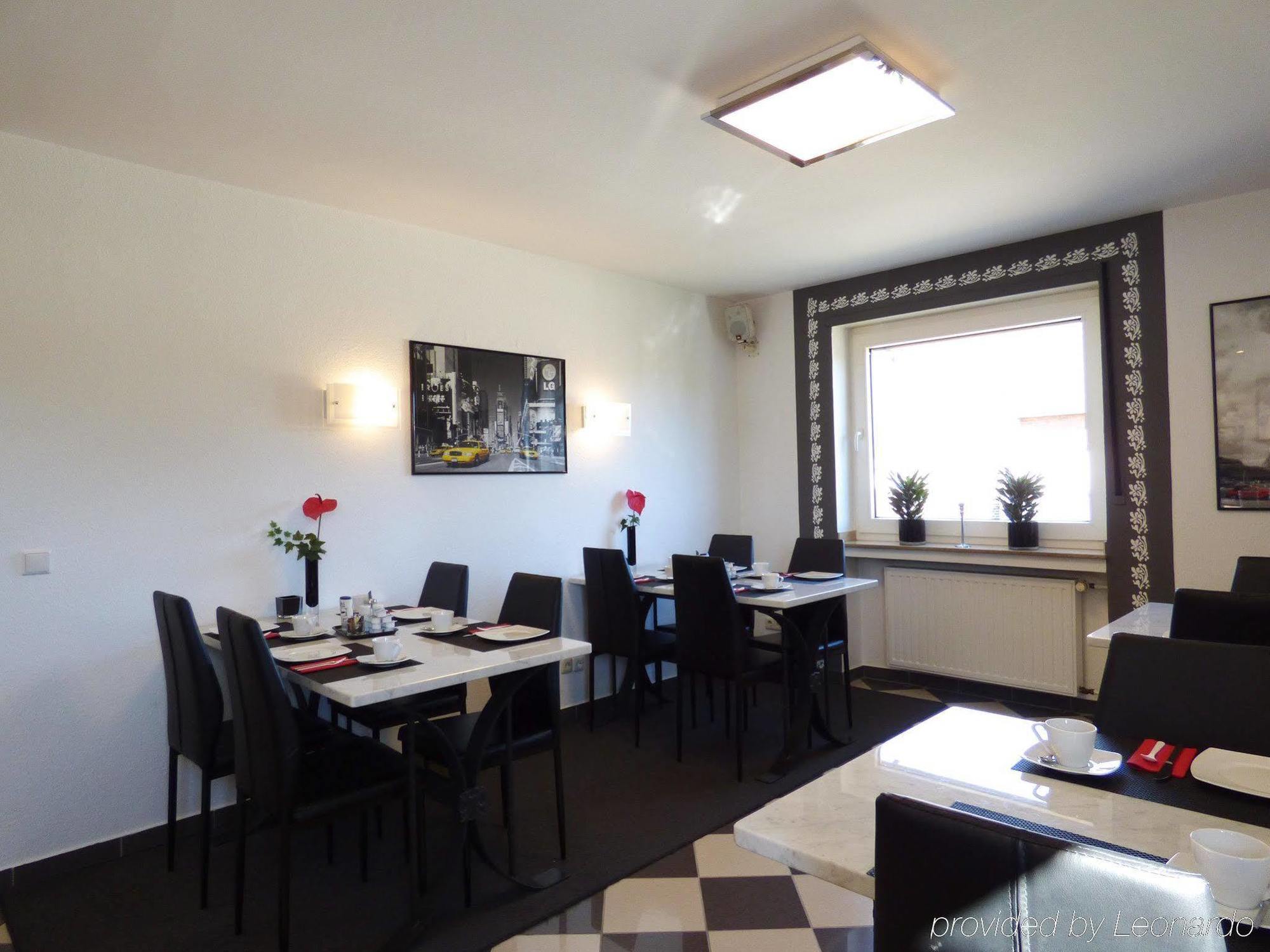 Hotel Alt Buettgen Карст Екстер'єр фото