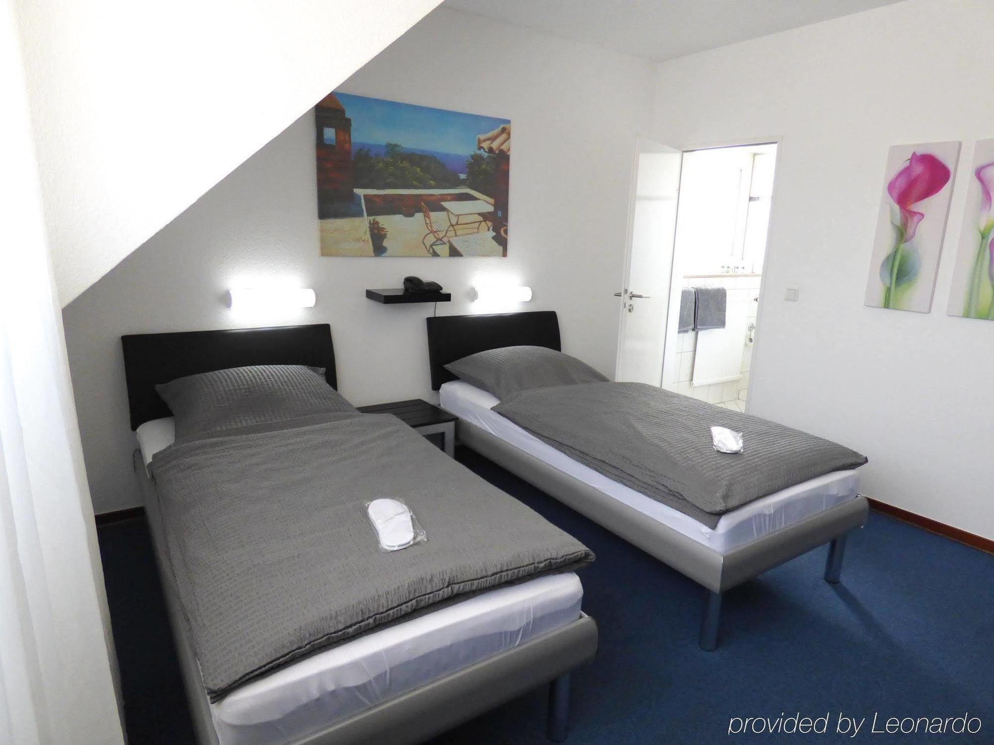 Hotel Alt Buettgen Карст Екстер'єр фото