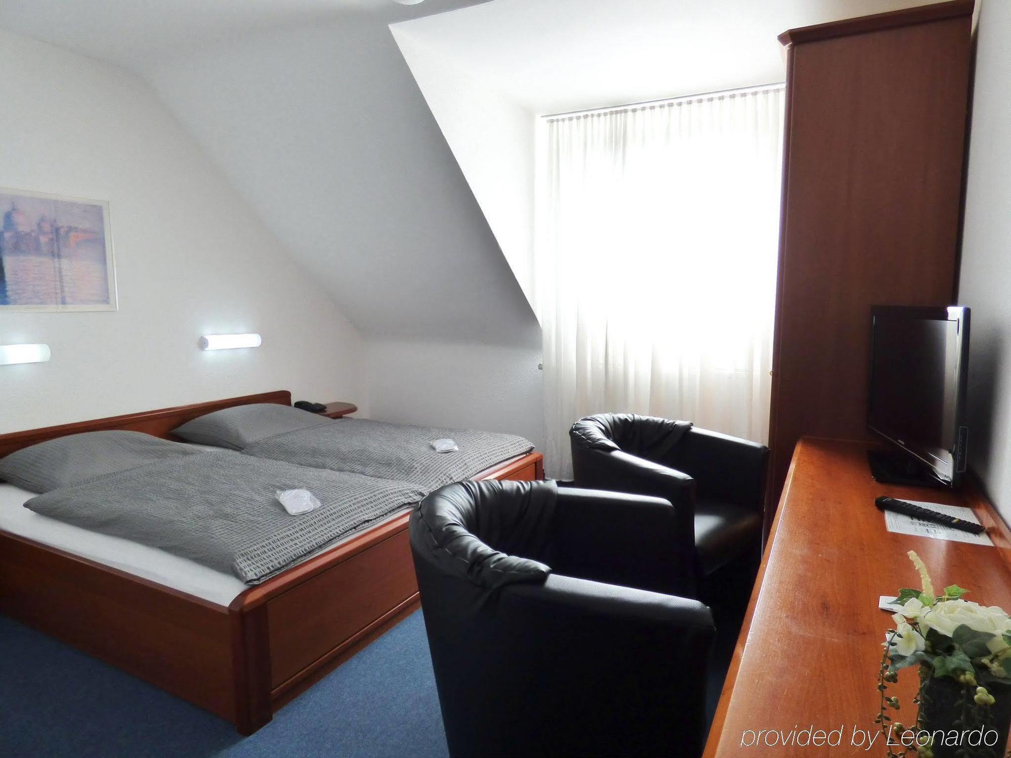 Hotel Alt Buettgen Карст Екстер'єр фото