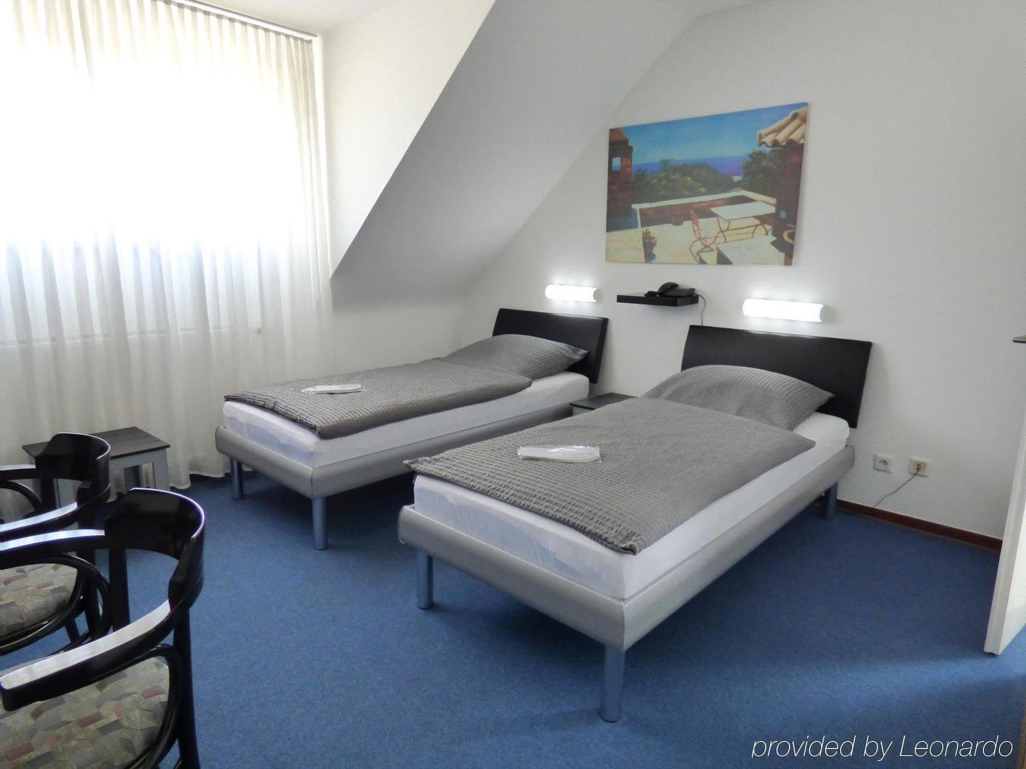Hotel Alt Buettgen Карст Екстер'єр фото