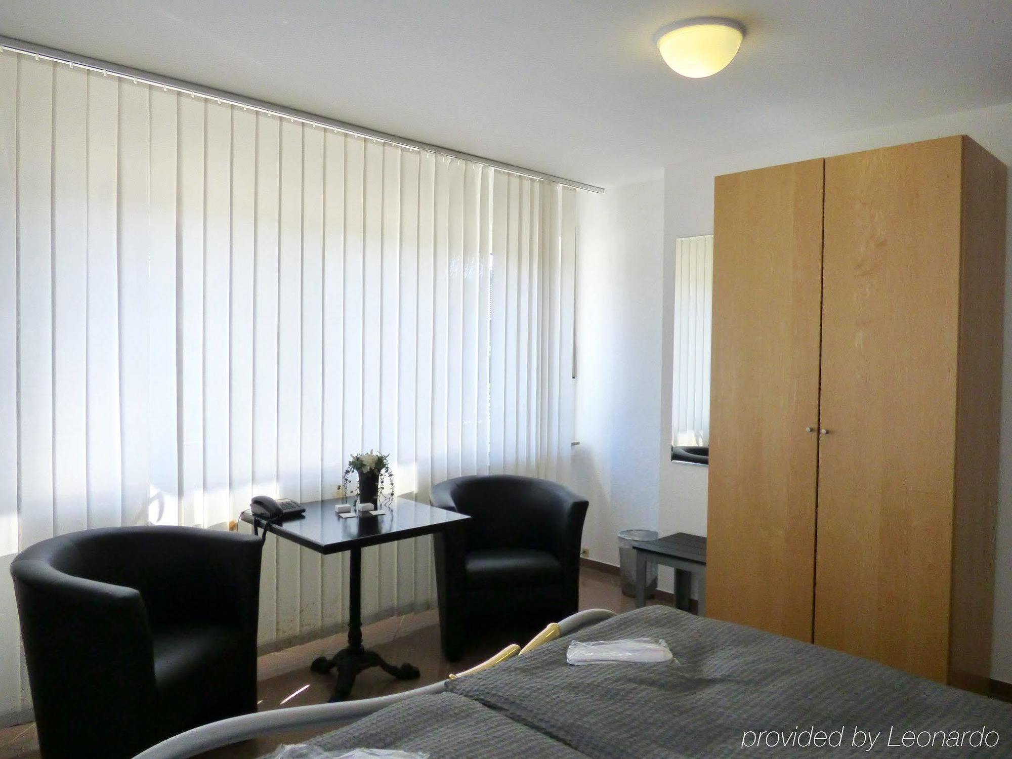 Hotel Alt Buettgen Карст Екстер'єр фото