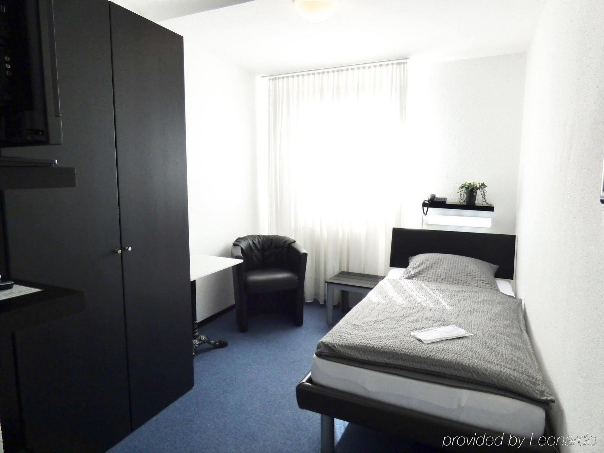 Hotel Alt Buettgen Карст Екстер'єр фото